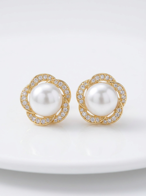 Wanda Pearl Earrings
