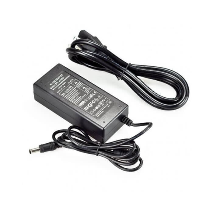 Fuente de poder de 12V 5A Marca Iflux
