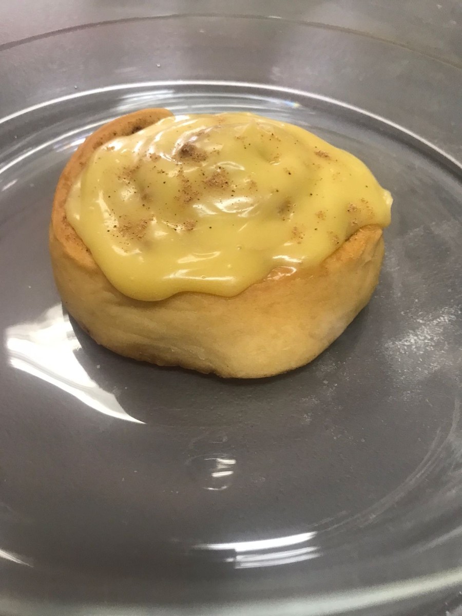 Rollos de Canela Mini con Glaseado de Queso Crema