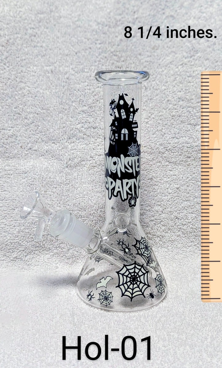 Halloween edition glass water pipe.