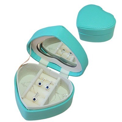 Juego de plata con joyero