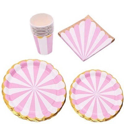 Set de 6 vasos + 6 platos grandes + 6 platos pequeños + 6 servilletas rosado y dorado