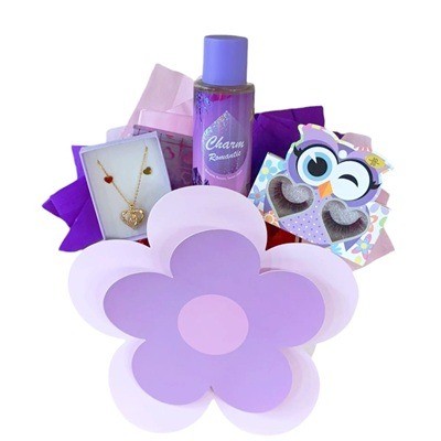 Arreglo con cosméticos