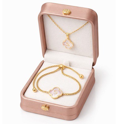 Cadena y pulsera con dije enchapado en oro