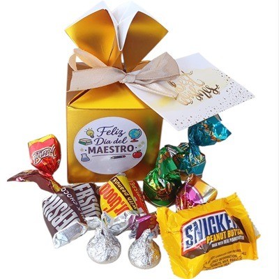 Cajita con chocolates variados Feliz día del maestro