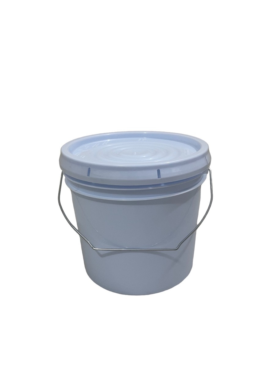 1 Gallon White Plastic Bucket/ Pail With Cover (New)