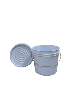 1 Gallon White Plastic Bucket/ Pail With Cover (New)