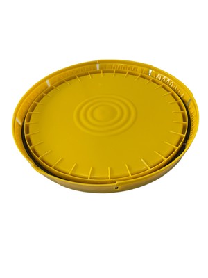 5 Gallon Yellow Plastic Bucket/ Pail With Cover (Used)