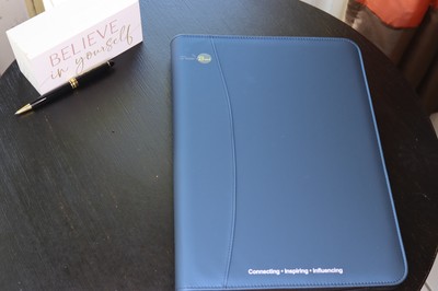 ExecuZip Portfolio – Blue Edition