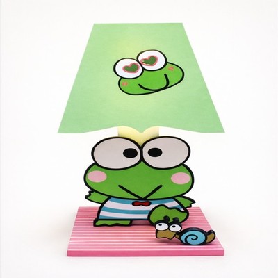 Lámpara de madera Keroppi.