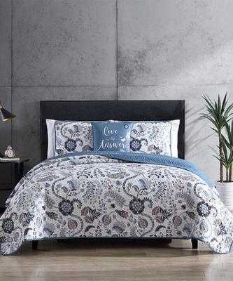 Casual Chic white & Blue Charlie 4pc Quilt Set - King