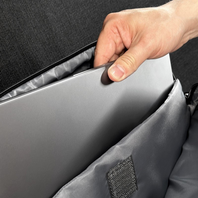 Klip Xtreme - Notebook carrying case - 15.6"- BLACK & GRAY