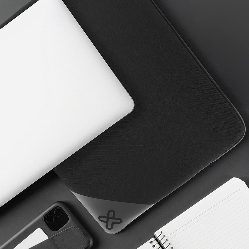 Klip Xtreme NeoActive KNS-120 - Notebook sleeve - 15.6" - BLACK