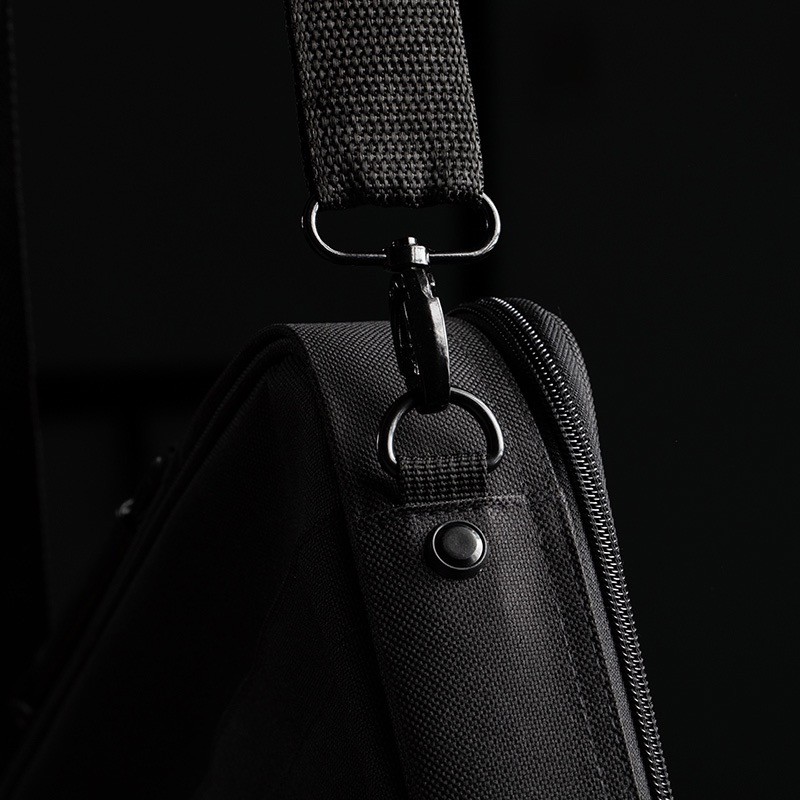 Klip Xtreme KNC- 040 Classic Lite Laptop Case - Notebook carrying case - 15.4" - BLACK