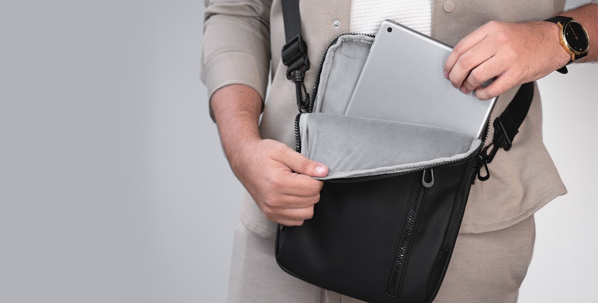 Klip Xtreme KTS-500 - Shoulder bag - Black (12 in Tablet Sleeve)