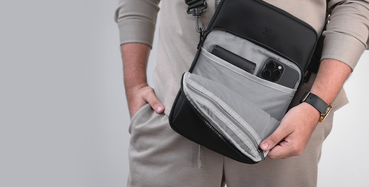 Klip Xtreme KTS-500 - Shoulder bag - Black (12 in Tablet Sleeve)