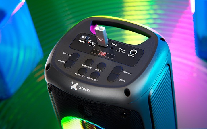 Xtech XTS-661 - Speaker - Black Xtech SonicBloom Portable Wlss Speaker w lights and mic