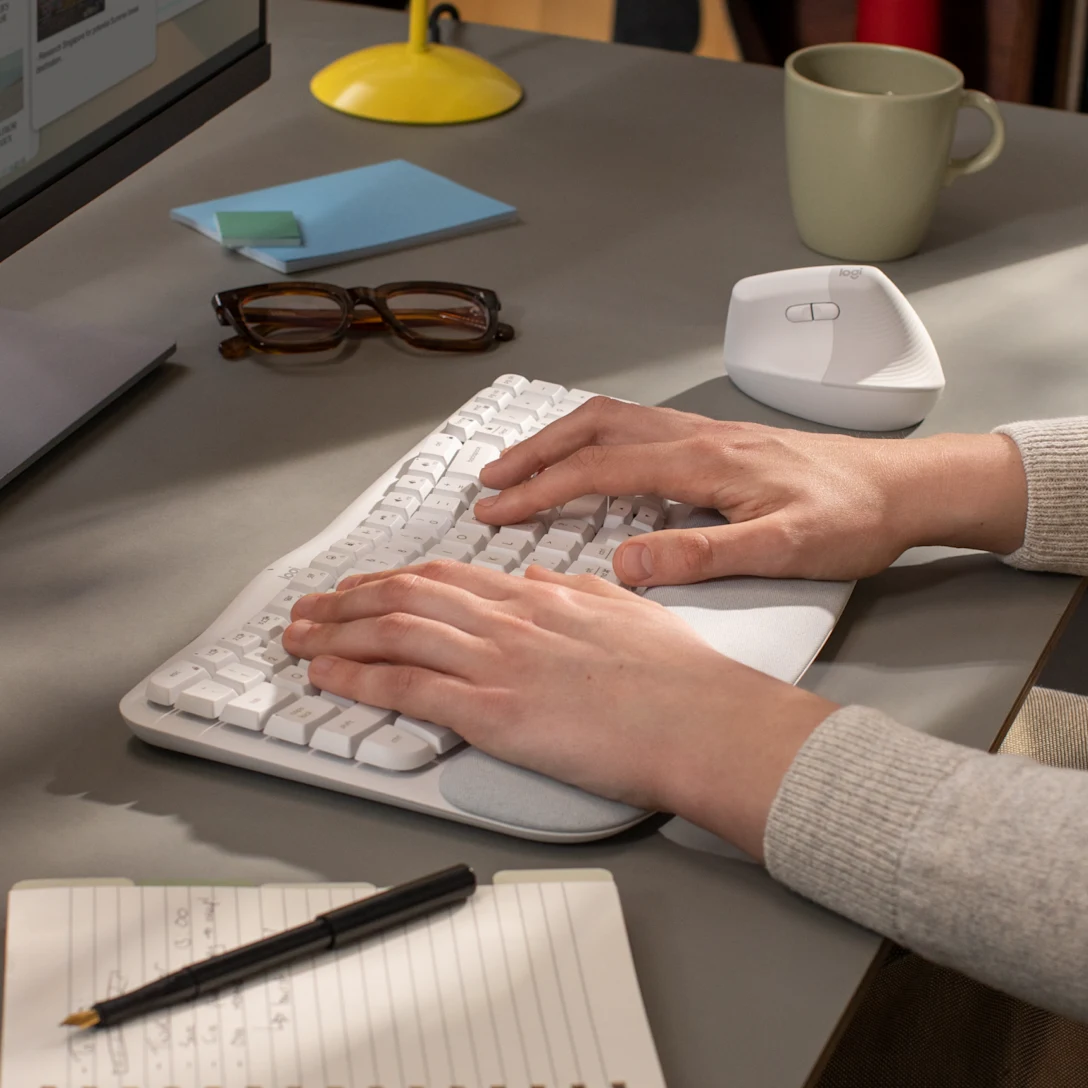 Logitech Ergo Series Wave Keys Wireless Ergonomic Keyboard with Cushioned Palm Rest, Off-white - Keyboard - with cushioned palm rest