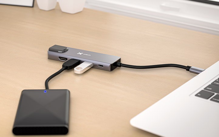 Xtech - Hub - 5 ports Xtech 5-in-1 USB-C® RJ-45 XTC-572