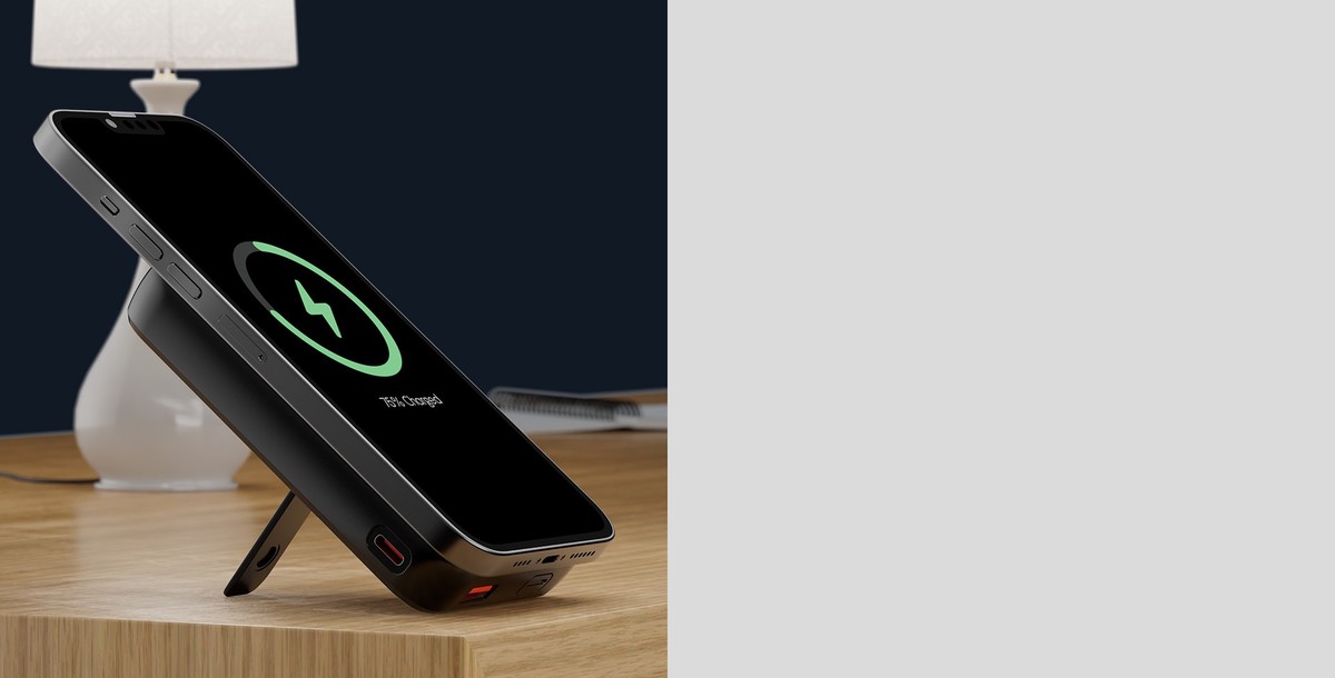 Klip Xtreme - Power bank - 24 pin USB-C Klip Xtreme 4 pin USB Type A / 24 pin USB-C Lithium polymer For Universal Display Wireless charging