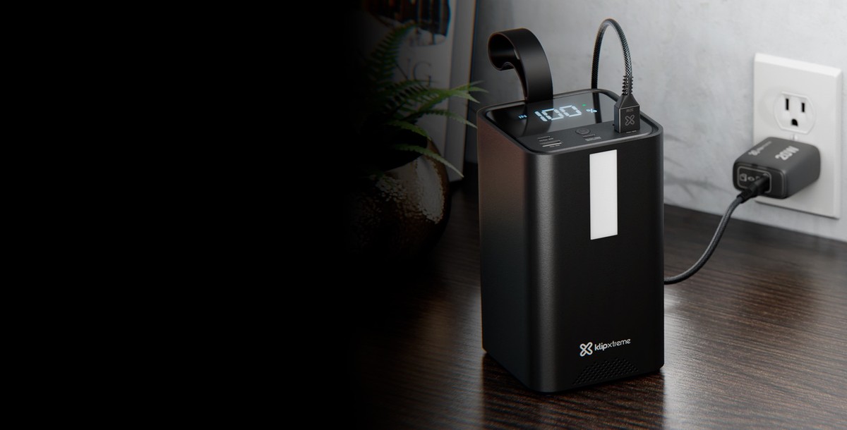 Klip Xtreme - Power bank - 24 pin USB-C Klip Xtreme 2 x 4 pin USB Type A / 3 x 24 pin USB-C Lithium polymer For Universal 100W 50.000mAh
