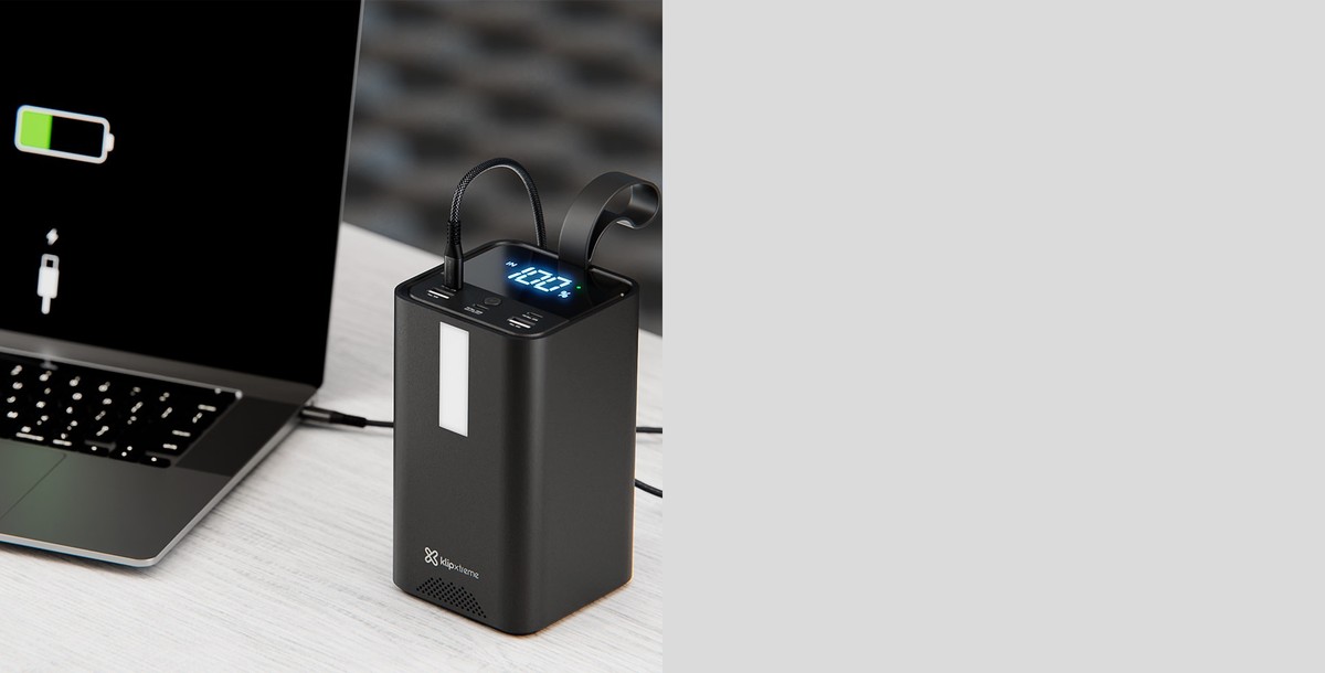 Klip Xtreme - Power bank - 24 pin USB-C Klip Xtreme 2 x 4 pin USB Type A / 3 x 24 pin USB-C Lithium polymer For Universal 100W 50.000mAh