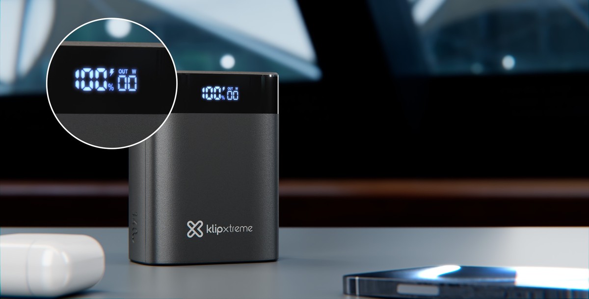 Klip Xtreme - Power bank - 24 pin USB-C Klip Xtreme 2 x 4 pin USB Type A / 3 x 24 pin USB-C Lithium polymer For Universal 140W 30.000mAh