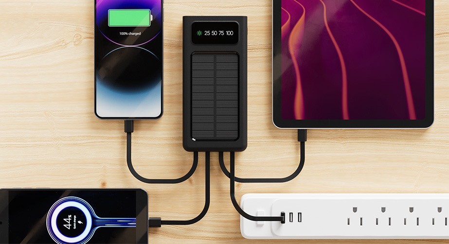 Xtech XPB-100 - Solar Power Bank - 24 pin USB-C / 4 pin USB Type A / 5 pin Micro-USB Type A Xtech 24 pin USB-C / 4 pin USB Type A / 5 pin Micro-USB Type A Lithium ion polymer For Universal built-in charg cables10,000mAh
