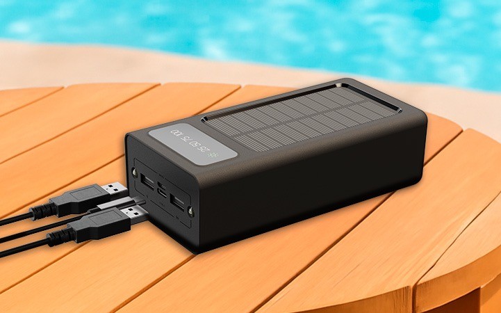 Xtech XPB-300 - Solar Power Bank - 24 pin USB-C / 4 pin USB Type A / 5 pin Micro-USB Type A Xtech 24 pin USB-C / 4 pin USB Type A / 5 pin Micro-USB Type A Lithium ion polymer For Universal built-in charg cables30,000mAh