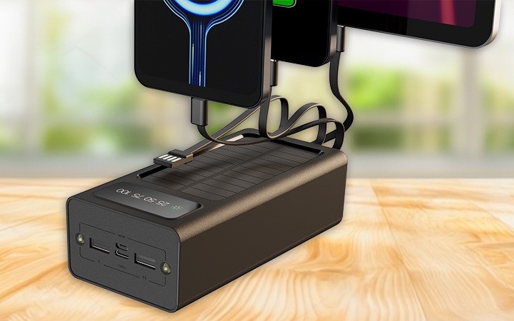 Xtech XPB-300 - Solar Power Bank - 24 pin USB-C / 4 pin USB Type A / 5 pin Micro-USB Type A Xtech 24 pin USB-C / 4 pin USB Type A / 5 pin Micro-USB Type A Lithium ion polymer For Universal built-in charg cables30,000mAh