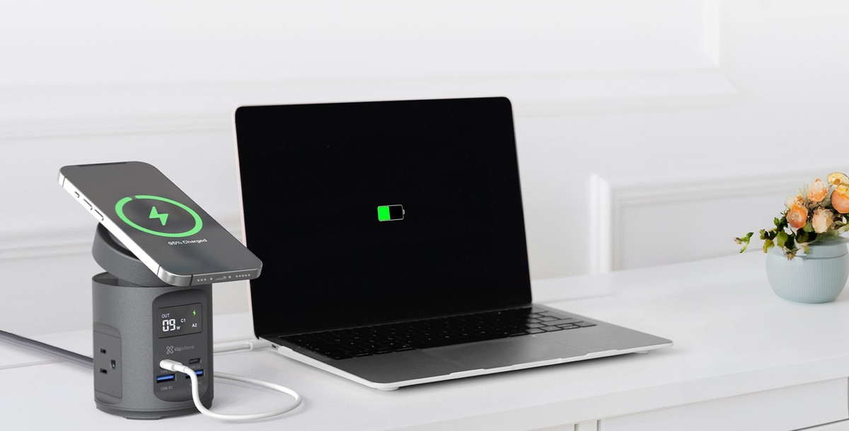Klip Xtreme - Charging stand / battery charger - 65 Watt Klip Xtreme Power DC Nema Cellular phone / Laptop / Macbooks / Notebook / Tablet Wireless For Smartphones 7 in 1 Charger Station