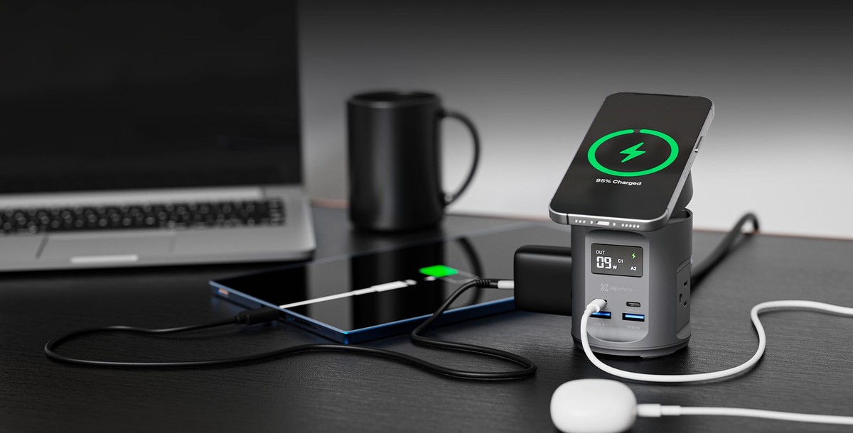 Klip Xtreme - Charging stand / battery charger - 65 Watt Klip Xtreme Power DC Nema Cellular phone / Laptop / Macbooks / Notebook / Tablet Wireless For Smartphones 7 in 1 Charger Station
