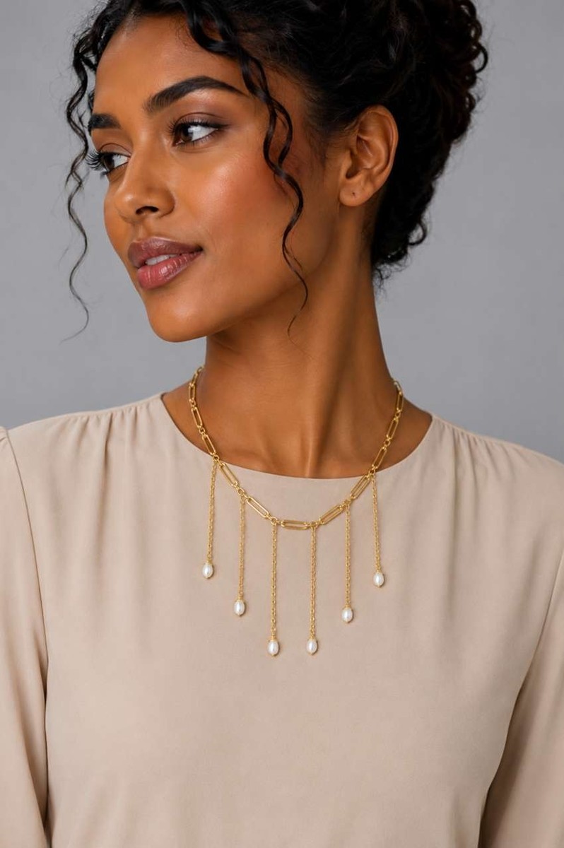 Pendulum Pearl Chain Necklace