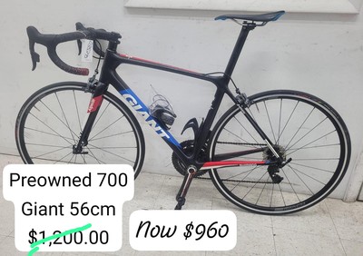 700 Giant Black/Blue/Red 56cm