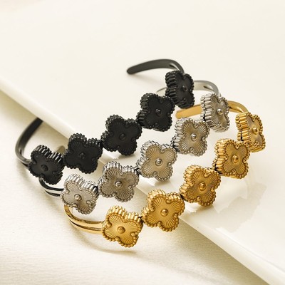 Clover Affair Bangle Collection