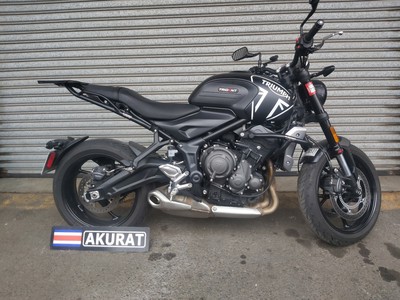 Base trasera Triumph Trident 660