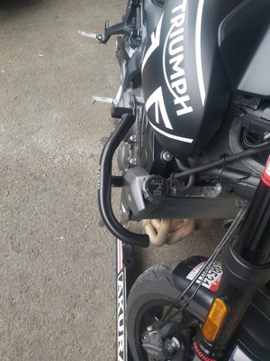 Defensa Triumph Trident 660