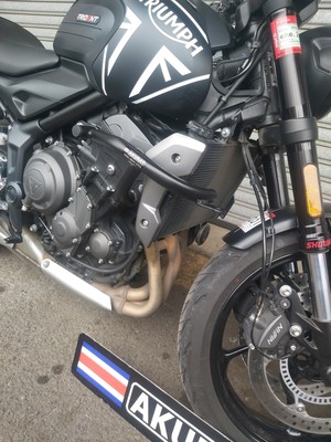 Defensa Triumph Trident 660